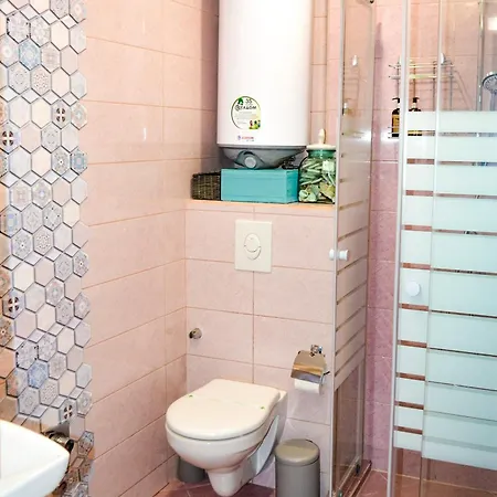 Location !!free Parking!! 