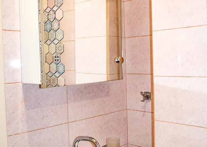 Location !!free Parking!! 